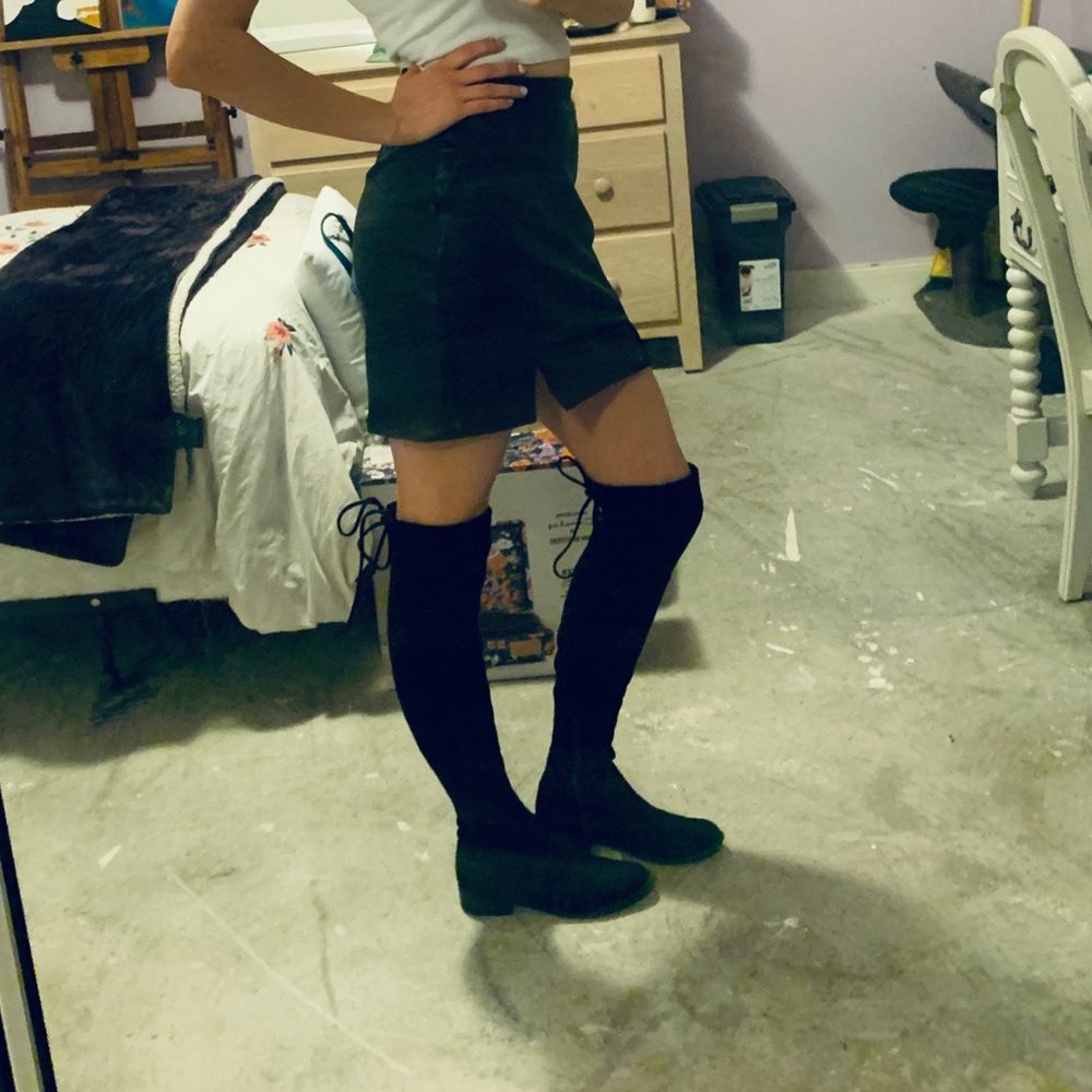 Knee high suede black boots size 5
